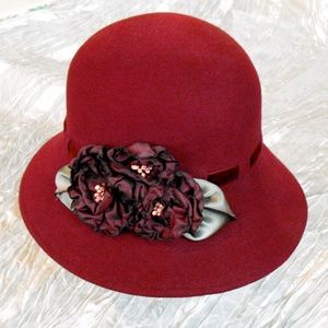 1990s Wine Felt Hat Trimmed w/Velvet Ribbon & French Ribbon Flowers by Toucan